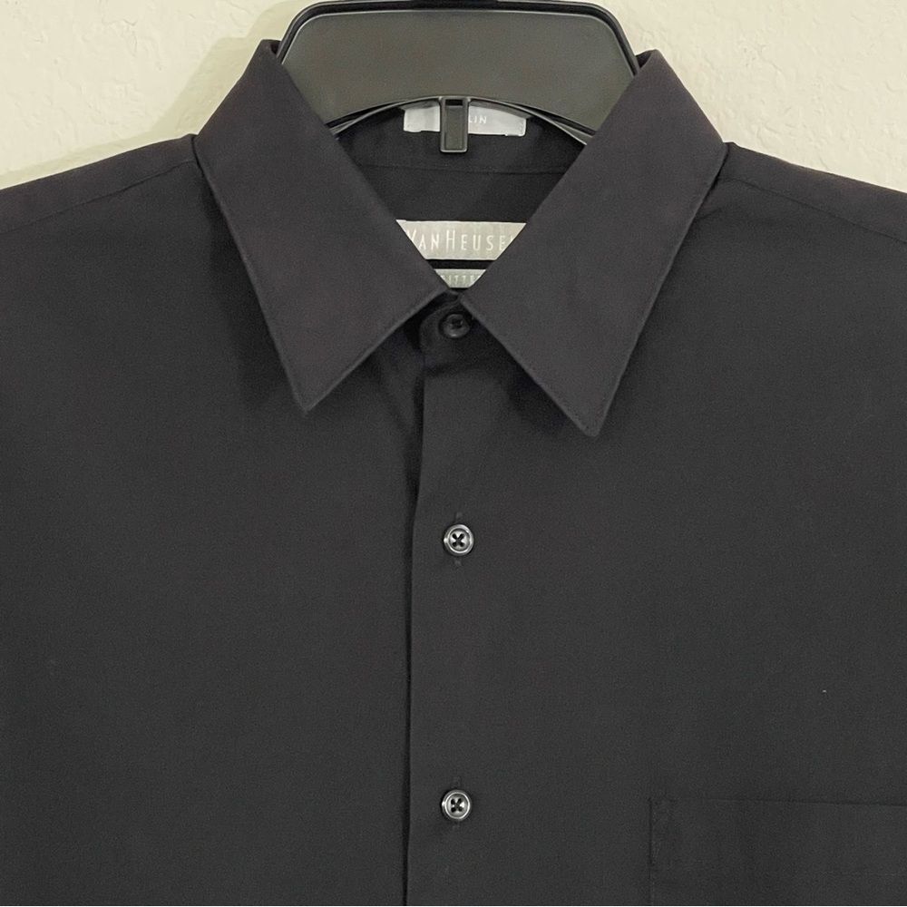 Van Heusen Men’s Winkle Free Poplin Fitted Long Sleeve Shirt 15 1/2 34/35 Button